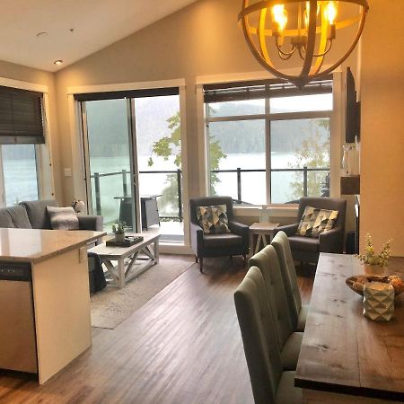 Sandy Feet Retreat Port Renfrew- Oceanfront 2Br Modern Cottage Екстер'єр фото