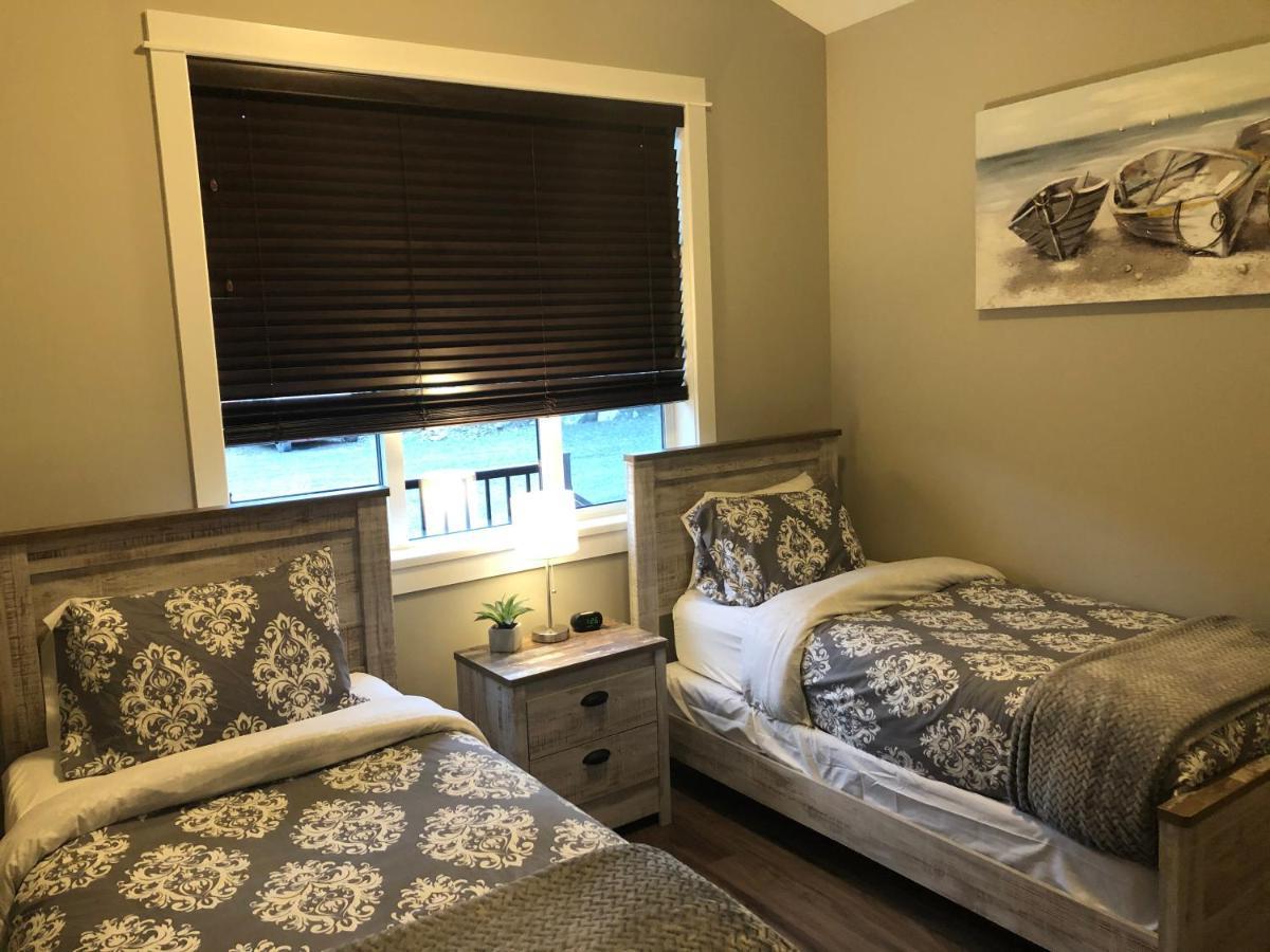 Sandy Feet Retreat Port Renfrew- Oceanfront 2Br Modern Cottage Екстер'єр фото