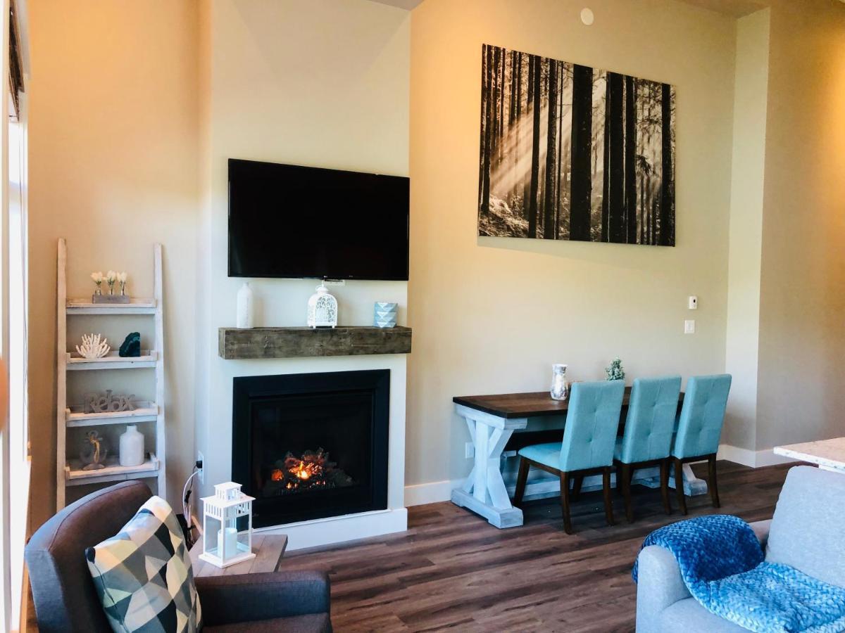 Sandy Feet Retreat Port Renfrew- Oceanfront 2Br Modern Cottage Екстер'єр фото