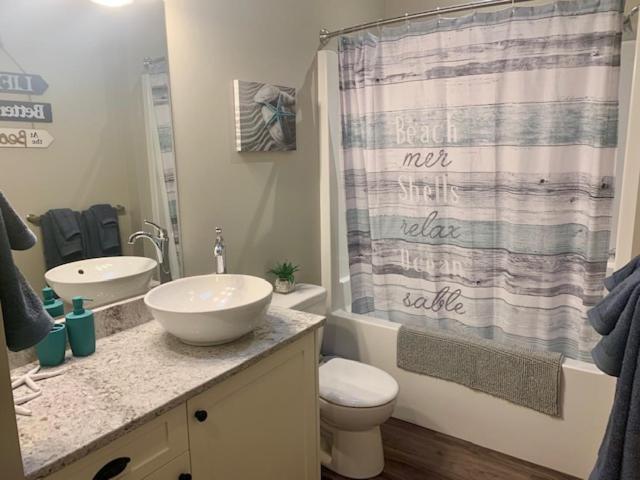Sandy Feet Retreat Port Renfrew- Oceanfront 2Br Modern Cottage Екстер'єр фото