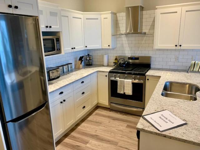 Sandy Feet Retreat Port Renfrew- Oceanfront 2Br Modern Cottage Екстер'єр фото